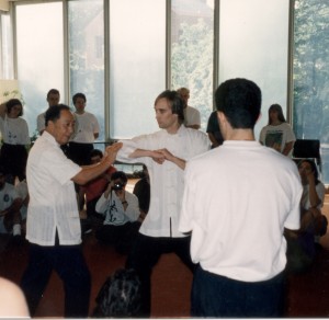 Author koos Wang Yen-nieniga Great River Taoist Center Washingtoni kools, 1994.